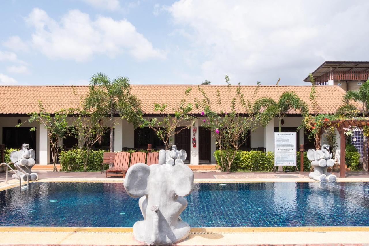 Oyo 837 Baan Kiang Nam Resort Bang Lamung Exterior foto