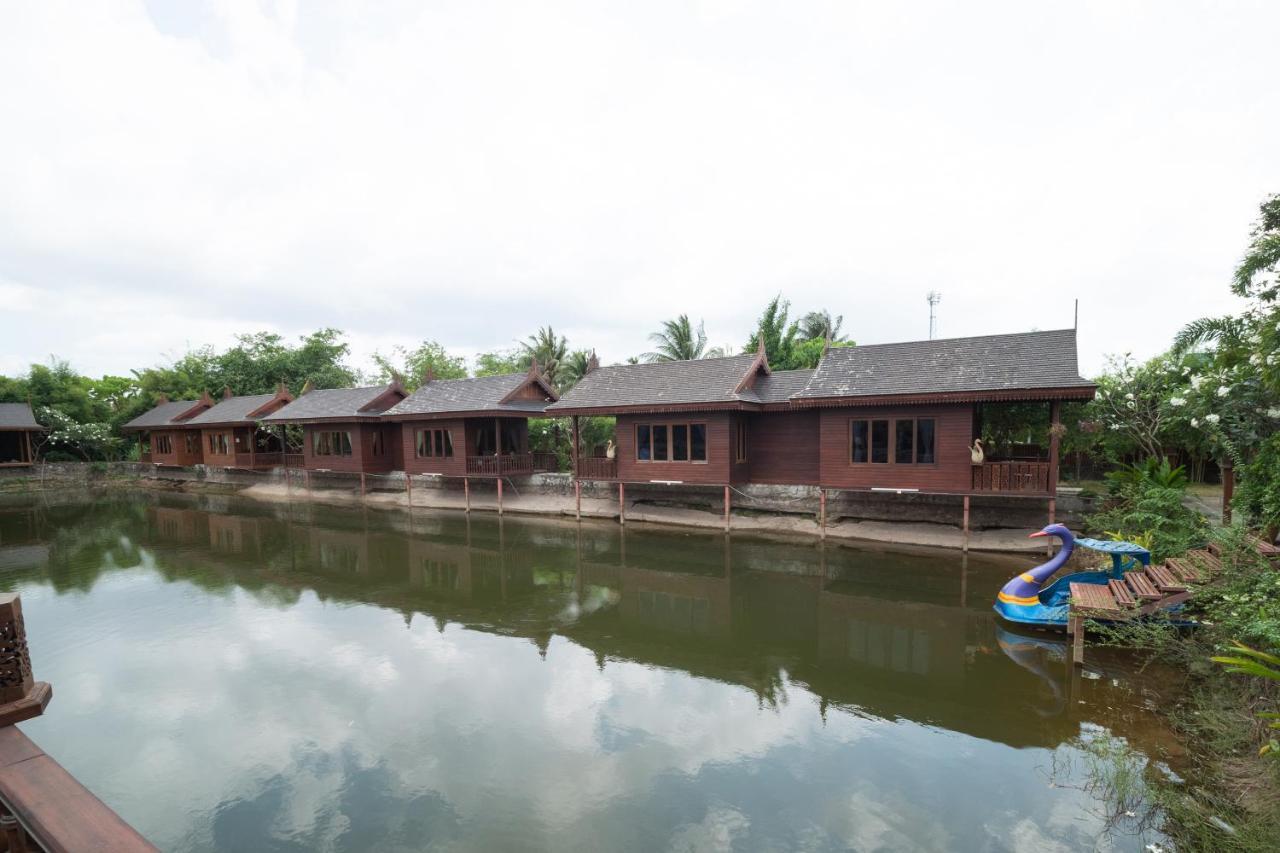 Oyo 837 Baan Kiang Nam Resort Bang Lamung Exterior foto