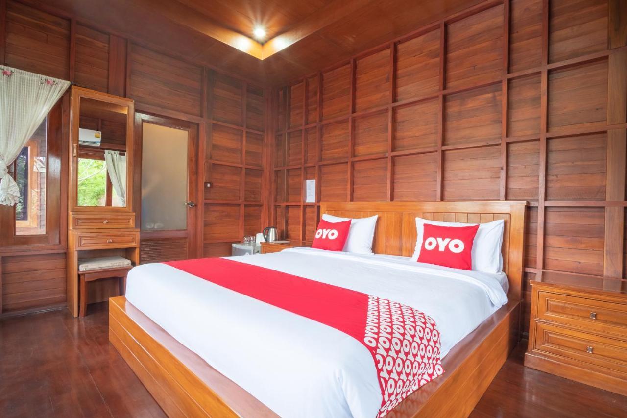 Oyo 837 Baan Kiang Nam Resort Bang Lamung Exterior foto
